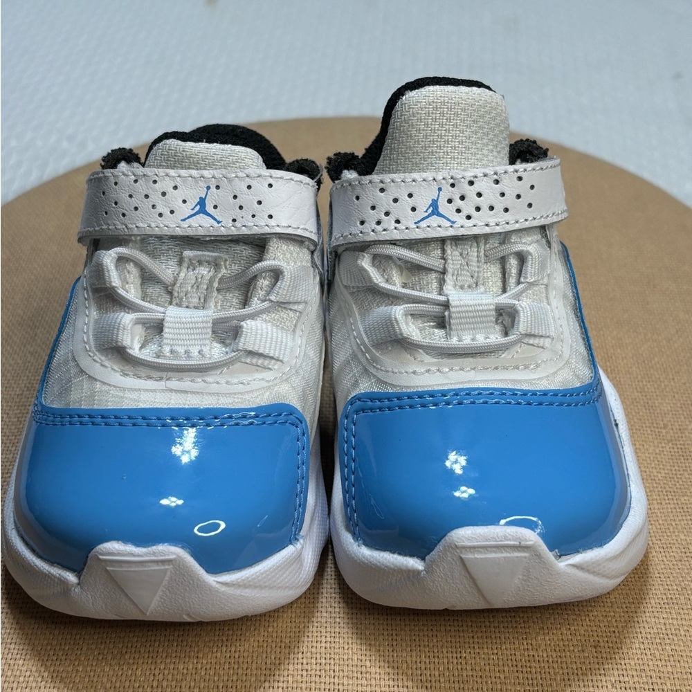 Jordan Kids Sneakers in Blue and White